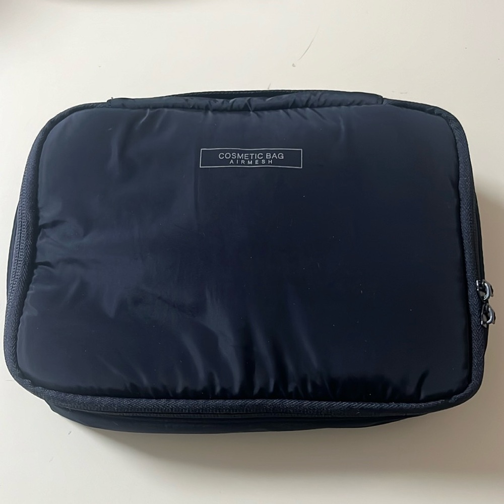 AIR MESH Black Zip Closure Cosmetic Bag